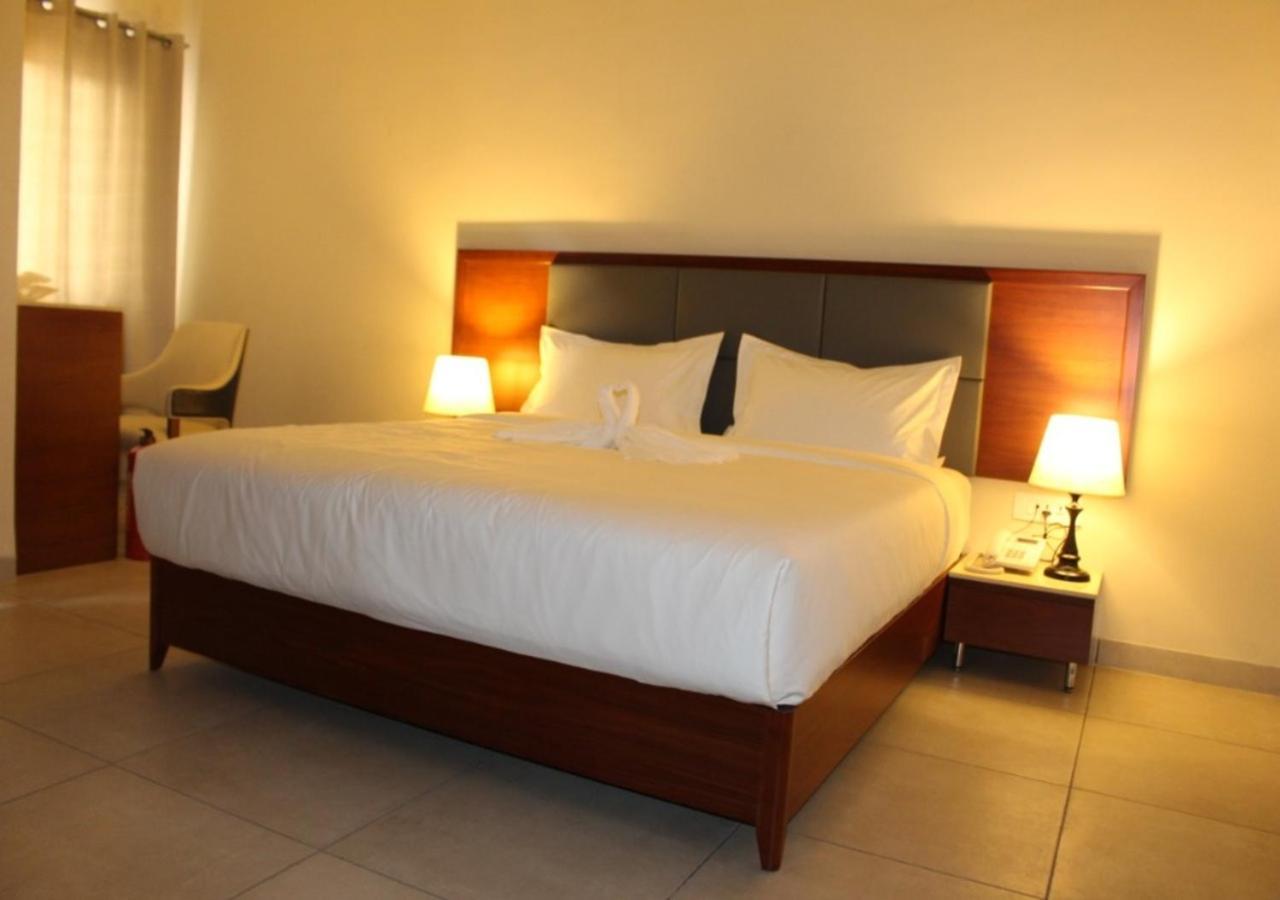 Ixoras Hotel كينشاسا المظهر الخارجي الصورة