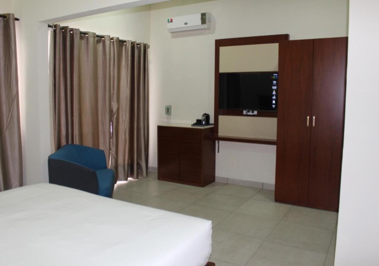 Ixoras Hotel كينشاسا المظهر الخارجي الصورة