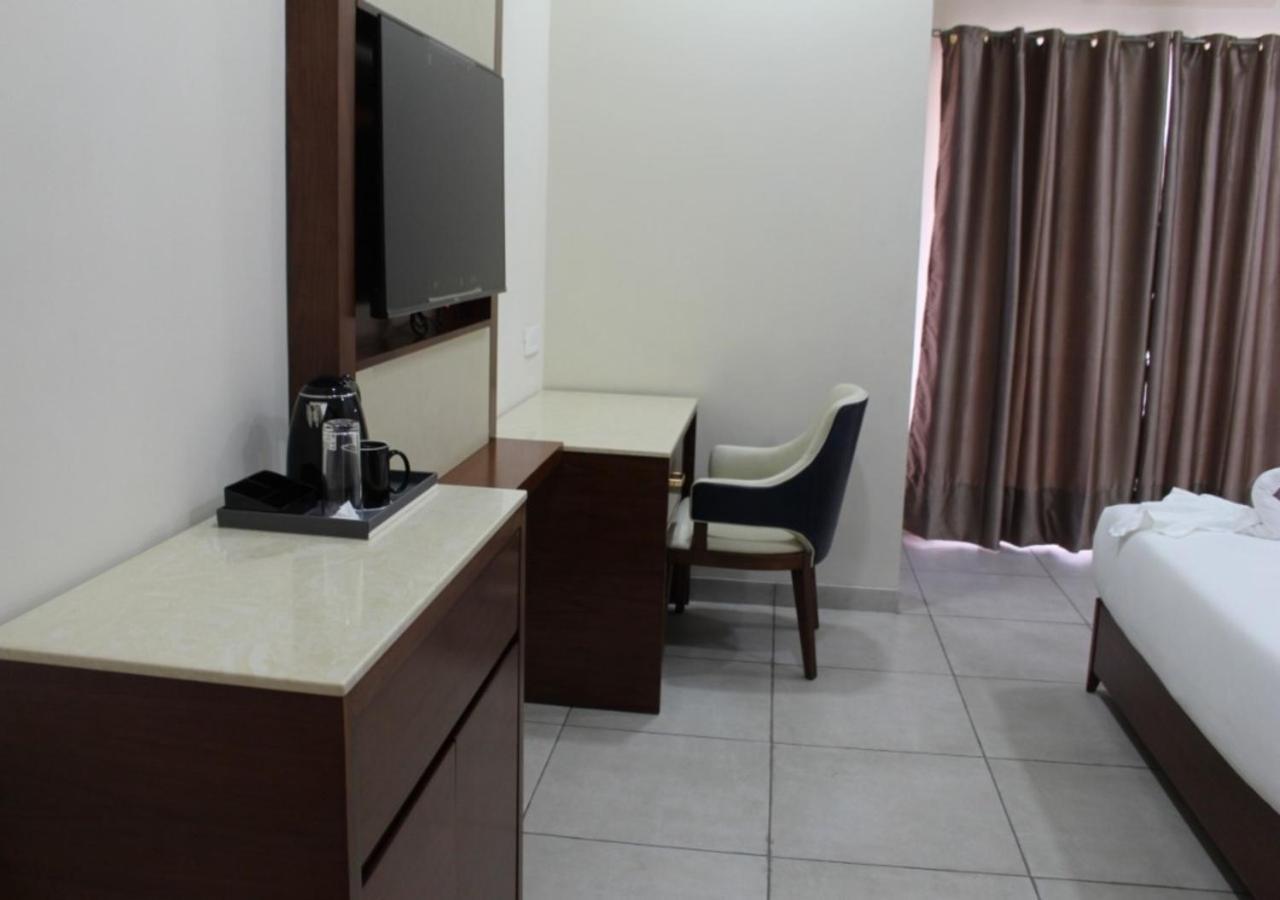 Ixoras Hotel كينشاسا المظهر الخارجي الصورة