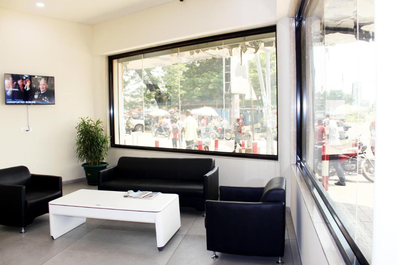 Ixoras Hotel كينشاسا المظهر الخارجي الصورة
