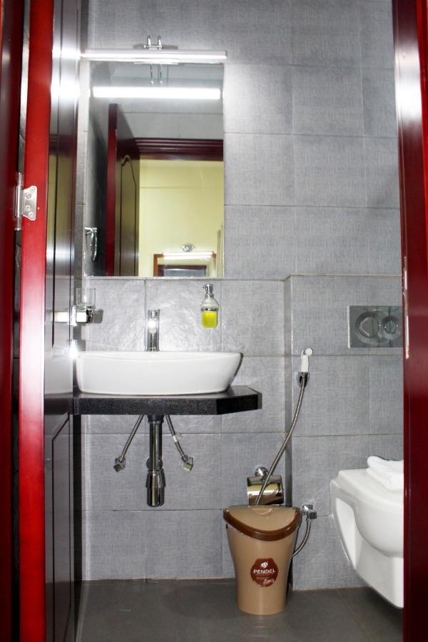 Ixoras Hotel كينشاسا المظهر الخارجي الصورة