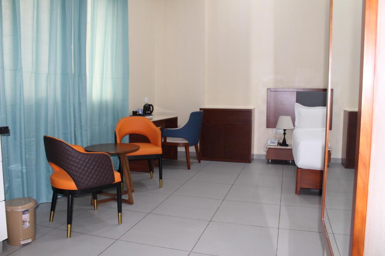 Ixoras Hotel كينشاسا المظهر الخارجي الصورة