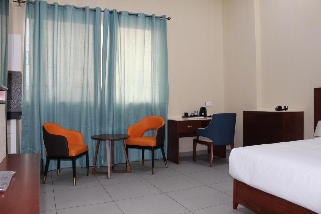Ixoras Hotel كينشاسا المظهر الخارجي الصورة