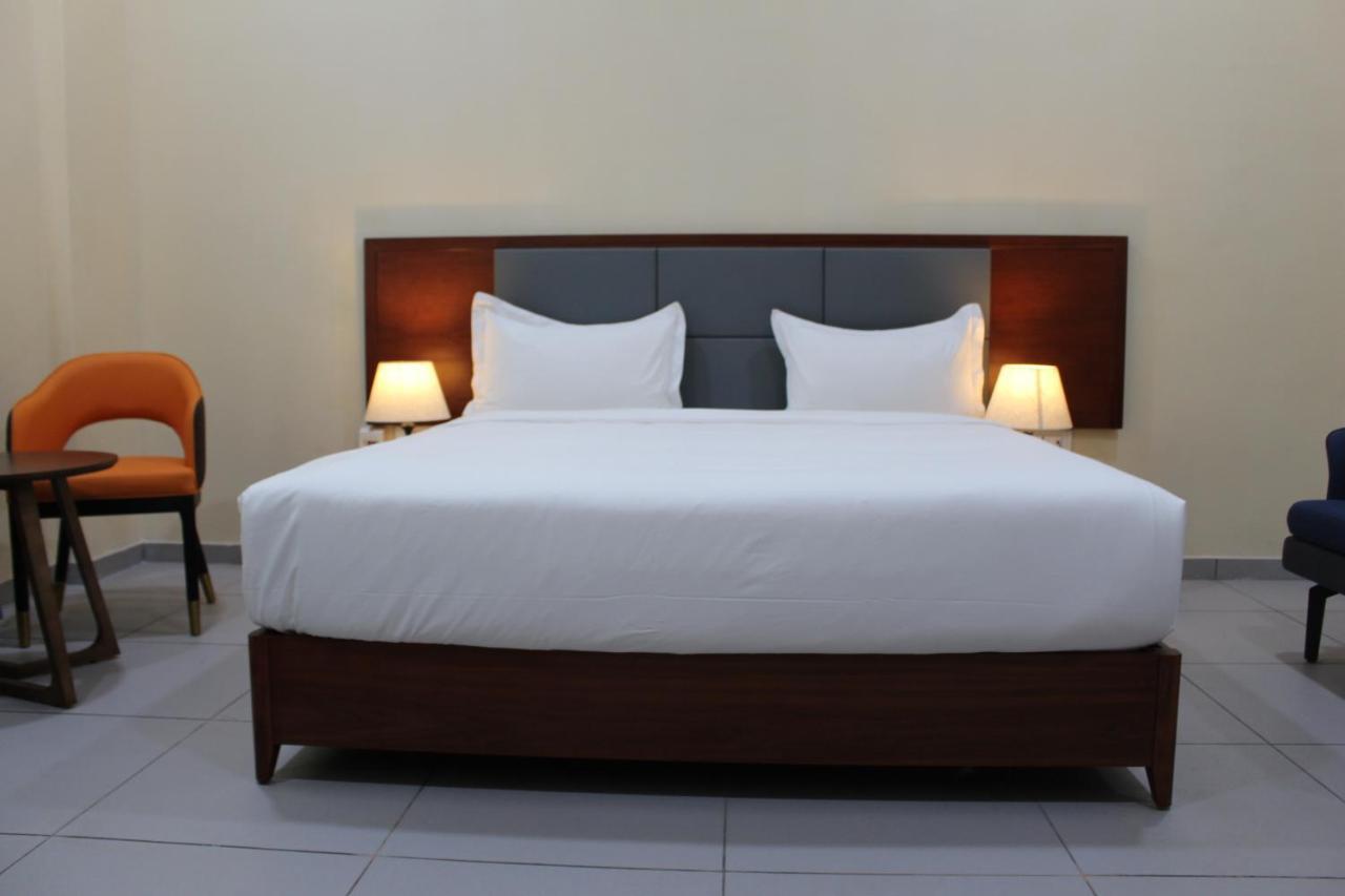 Ixoras Hotel كينشاسا المظهر الخارجي الصورة