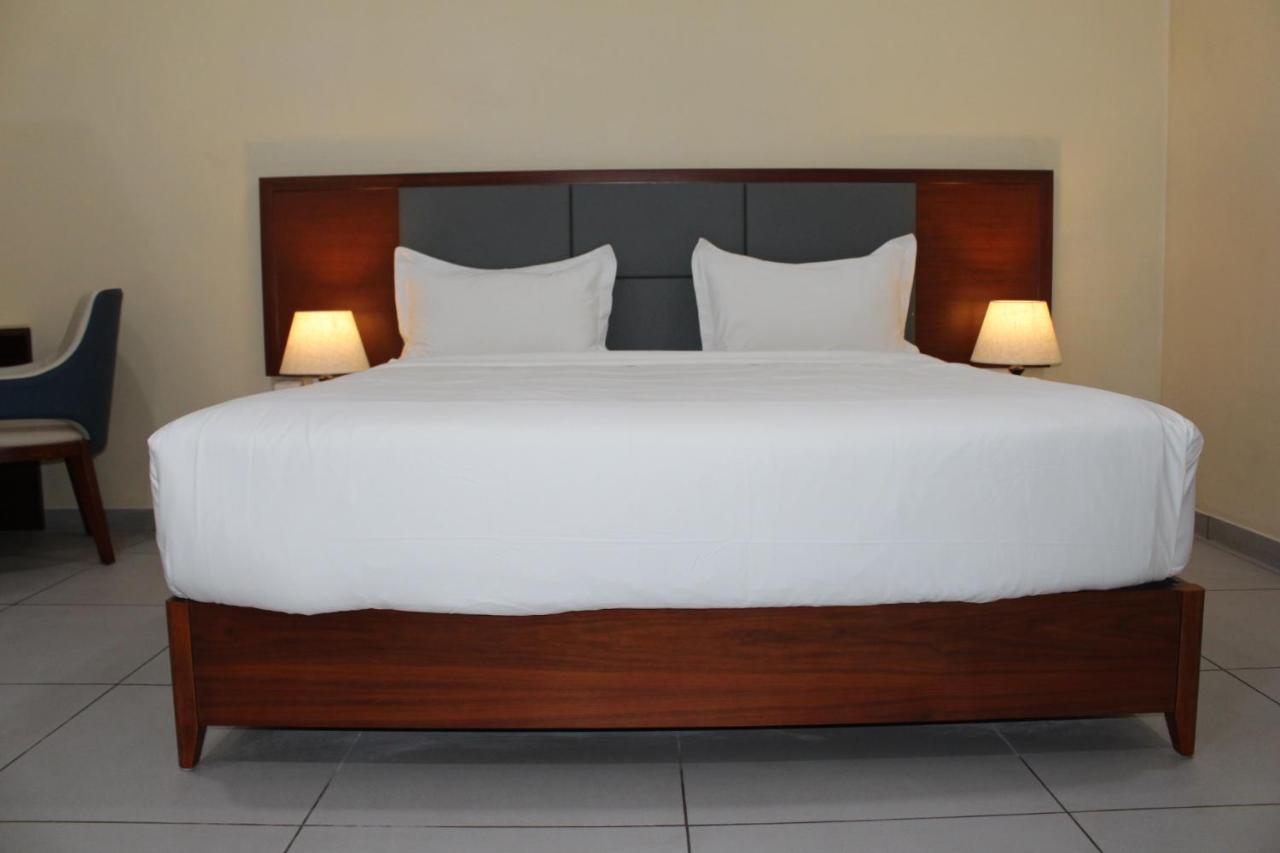 Ixoras Hotel كينشاسا المظهر الخارجي الصورة