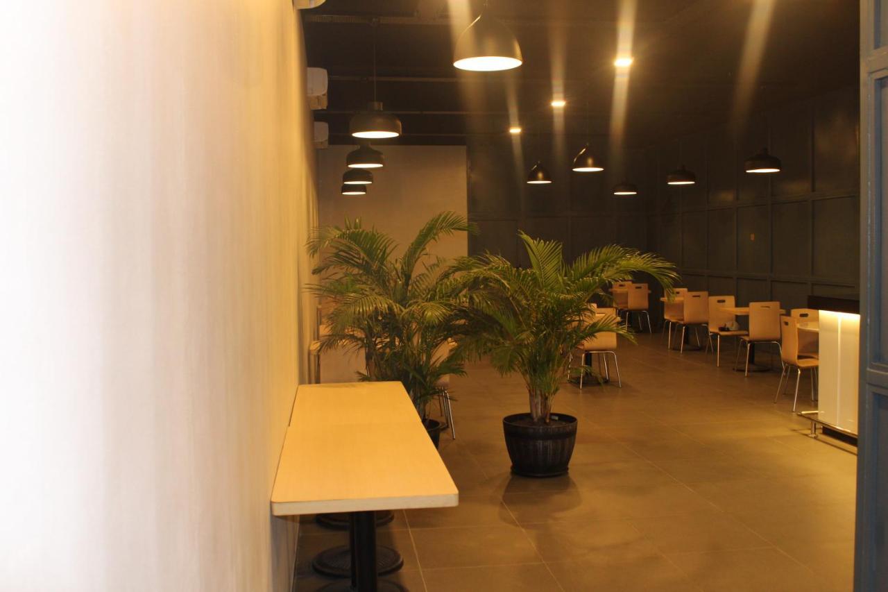 Ixoras Hotel كينشاسا المظهر الخارجي الصورة